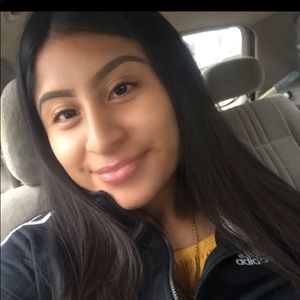 Meet your Posher, Leticia